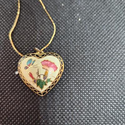 Costume heart necklace