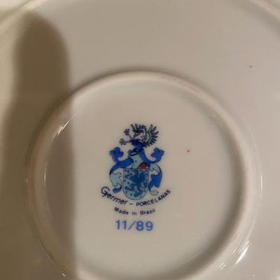 34-piece set of vintage porcelain dinnerware made in Brazil