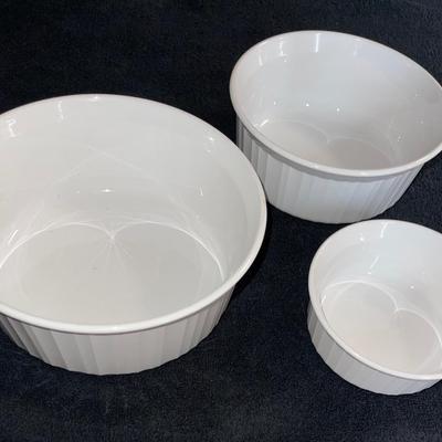 Set of 3 vintage Corningware bowls