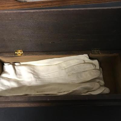GLOVE BOX