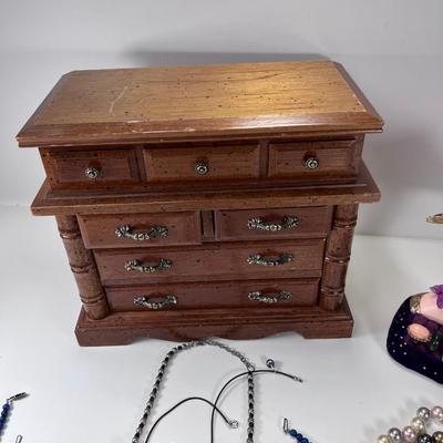Jewelry chest with Sterling and other metals, Long neck Ring stand