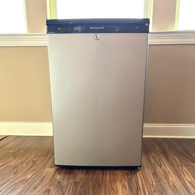 NEW FRIGIDAIRE MINI FRIDGE with Freezer