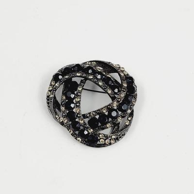 BEAUTIFUL RHINESTONE BLACK METAL BROOCH