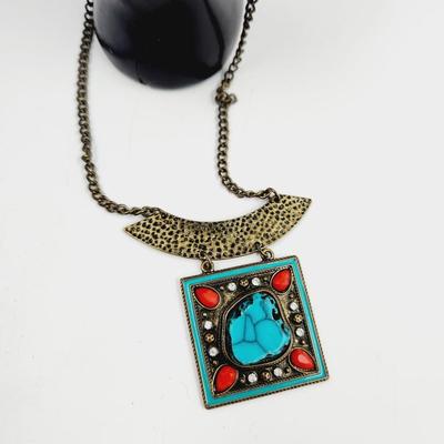ANTIQUE FINISH FAUX TURQUOISE METAL NECKLACE