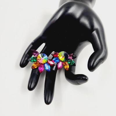 BEAUTIFUL BALLROOM CUT GLASS EARRINGS