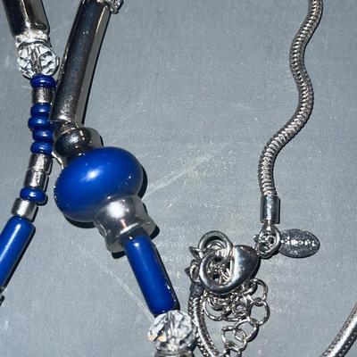 Nice Chicos necklace