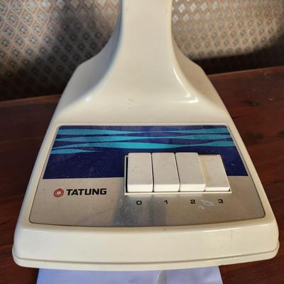 Tatung 12-Inch Oscillating Fan 3 speed Working