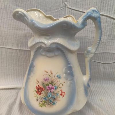 VINTAGE VICTORIAN STYLE FLORAL WASH BASIN AND PITCHER