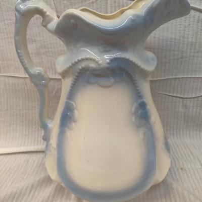 VINTAGE VICTORIAN STYLE FLORAL WASH BASIN AND PITCHER