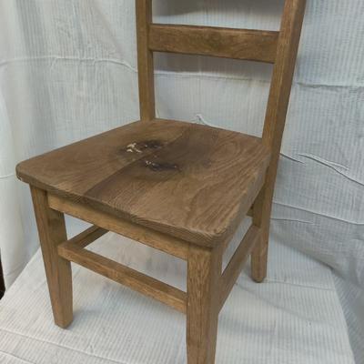 VINTAGE CHILDREN'S SOLID WOOD CHAIR