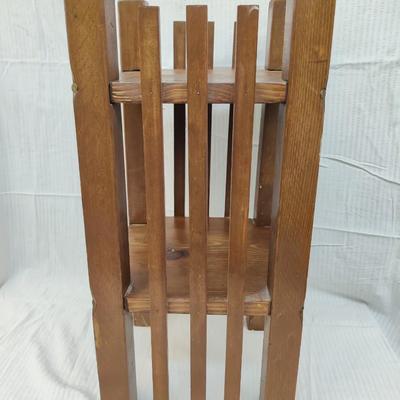 CHARMING WOODEN PLANT STAND