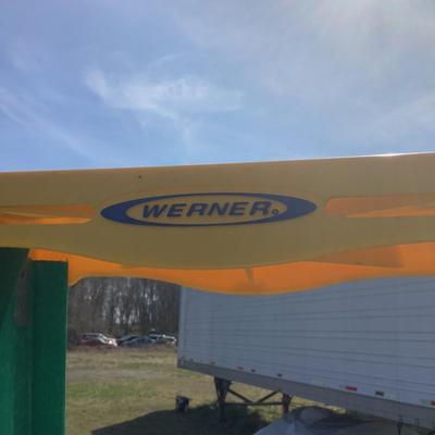 195 Werner Fiberglass 8-ft Step Ladder