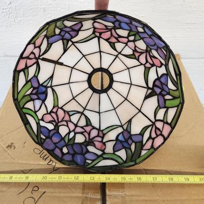TIFFANY STYLE STAINED GLASS LAMP SHADE