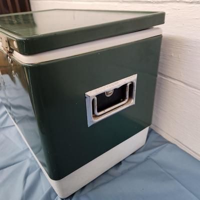 VINTAGE COLEMAN GREEN COOLER