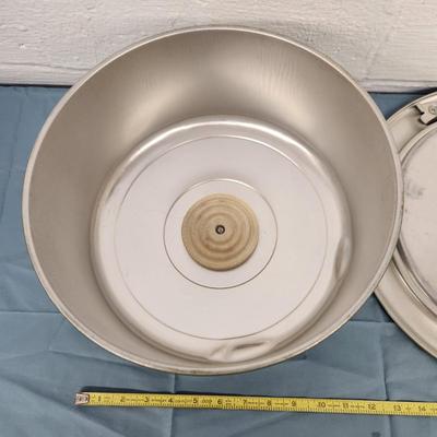 VINTAGE WEST BEND GREEN METAL CAKE CARRIER