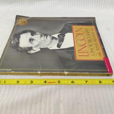 1987 LINCOLN - A PHOTOBIOGRAPHY by RUSSELL FREEDMAN #1