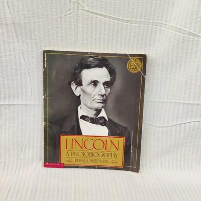 1987 LINCOLN - A PHOTOBIOGRAPHY by RUSSELL FREEDMAN #1