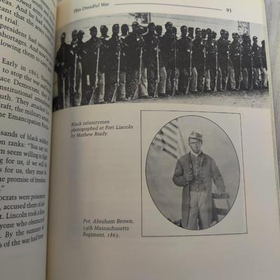 1987 LINCOLN - A PHOTOBIOGRAPHY by RUSSELL FREEDMAN #1