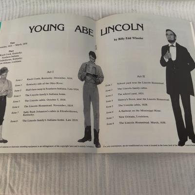 1989, 1991 SOUVENIR PROGRAM: YOUNG ABE LINCOLN (2 BOOKLETS AND 3 PAMPHLETS)