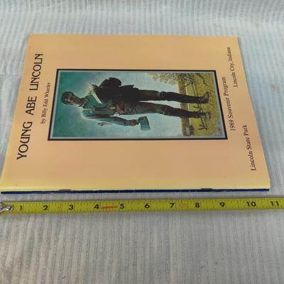 1989, 1991 SOUVENIR PROGRAM: YOUNG ABE LINCOLN (2 BOOKLETS AND 3 PAMPHLETS)