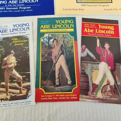 1989, 1991 SOUVENIR PROGRAM: YOUNG ABE LINCOLN (2 BOOKLETS AND 3 PAMPHLETS)