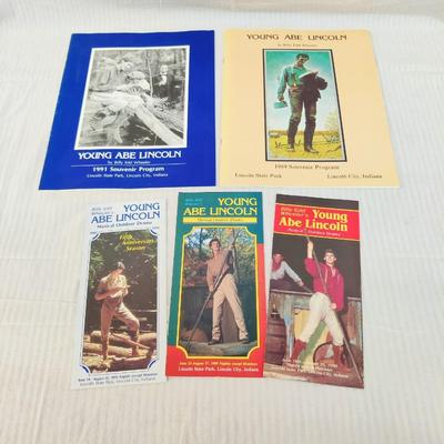 1989, 1991 SOUVENIR PROGRAM: YOUNG ABE LINCOLN (2 BOOKLETS AND 3 PAMPHLETS)