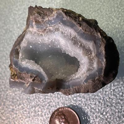NATURAL GEODE CRACKED OPEN CRYSTALS INSIDE 