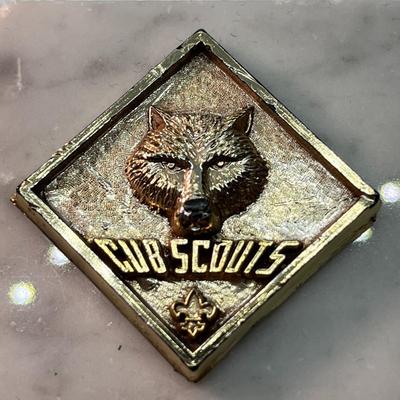 CUB SCOUT WOLF EMBLEM MARBLE PAPERWEIGHT