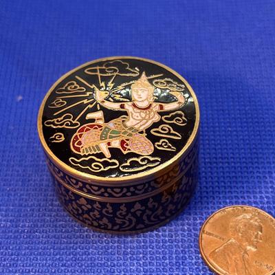 DETAILED BRONZE CLOISONNE PILLBOX THAILAND