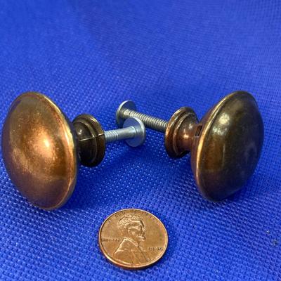 VINTAGE CABINET KNOBS PULLS x 2