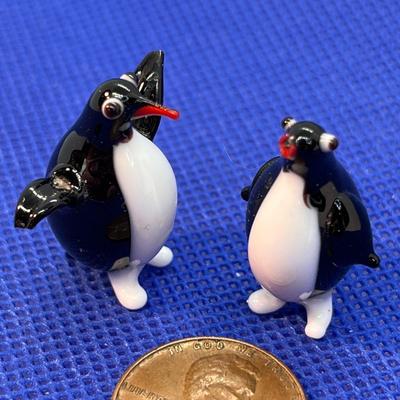 PENGUINS PAIR BLOWN ARTISAN GLASS