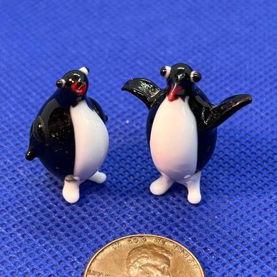 PENGUINS PAIR BLOWN ARTISAN GLASS