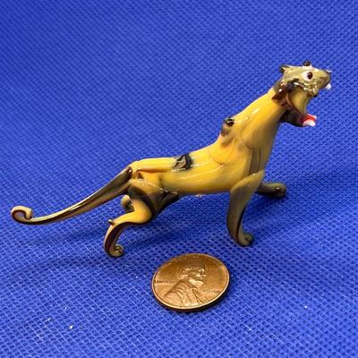 ARTISAN BLOWN GLASS TIGER