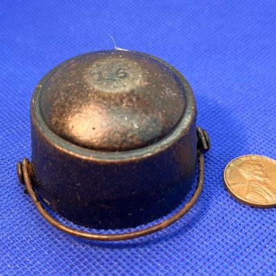 VINTAGE MINIATURE CAST IRON STEW POT