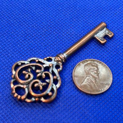 FANCY ORNATE SKELETON KEY