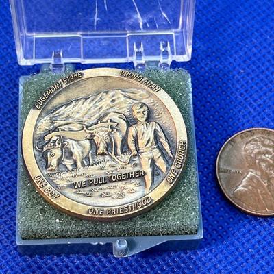 MEDALLION COIN L.D.S. TREK COMMEMORATIVE