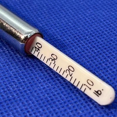 TIRE PRESSURE GAUGE WITH POCKET CLIP