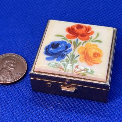 FLORAL PORCELAIN PILL BOX