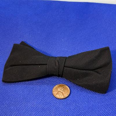 CLIP-ON BOW TIE