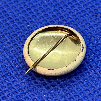 VINTAGE 1936 RED CROSS PIN BACK BUTTON
