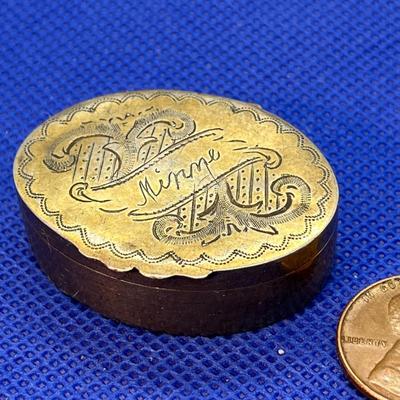 1800â€™s SILVER PILL BOX â€œMINNEâ€ HALLMARKED