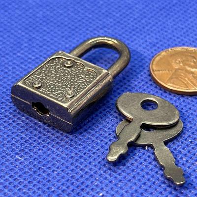 TINY 1-3/8â€ LOCK WITH 2 KEYS
