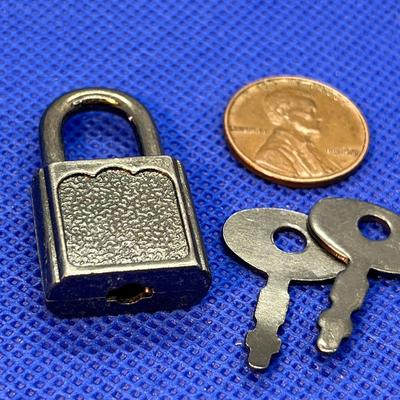 TINY 1-3/8â€ LOCK WITH 2 KEYS