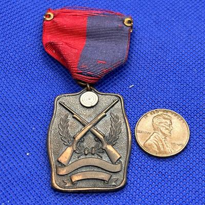 ANTIQUE MARKSMAN AWARD RIBBON WITH MEDAL