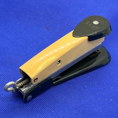 TWO TONE VINTAGE ARROW STAPLER CIRCA 1950â€™s