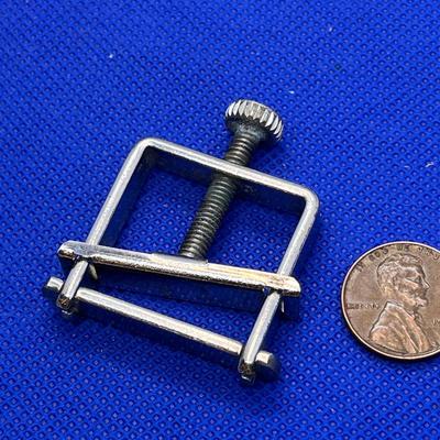 SMALL VINTAGE THUMB SCREW CLAMP