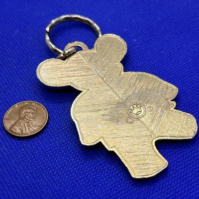 HUG ME BEAR KEY CHAIN ENAMELED METAL