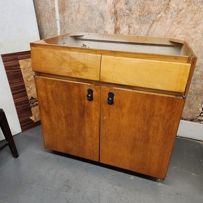 VINTAGE MC KITCHEN UTILITY CABINET - SEE DESCRIPTION