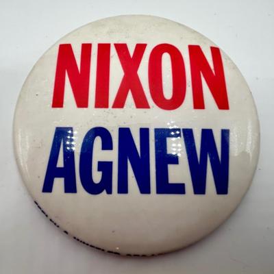 Large 1972 Nixon Campaign Button