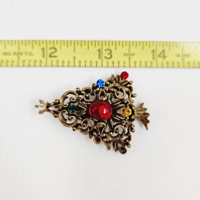 VINTAGE JJ JEWELED CHRISTMAS TREE PIN